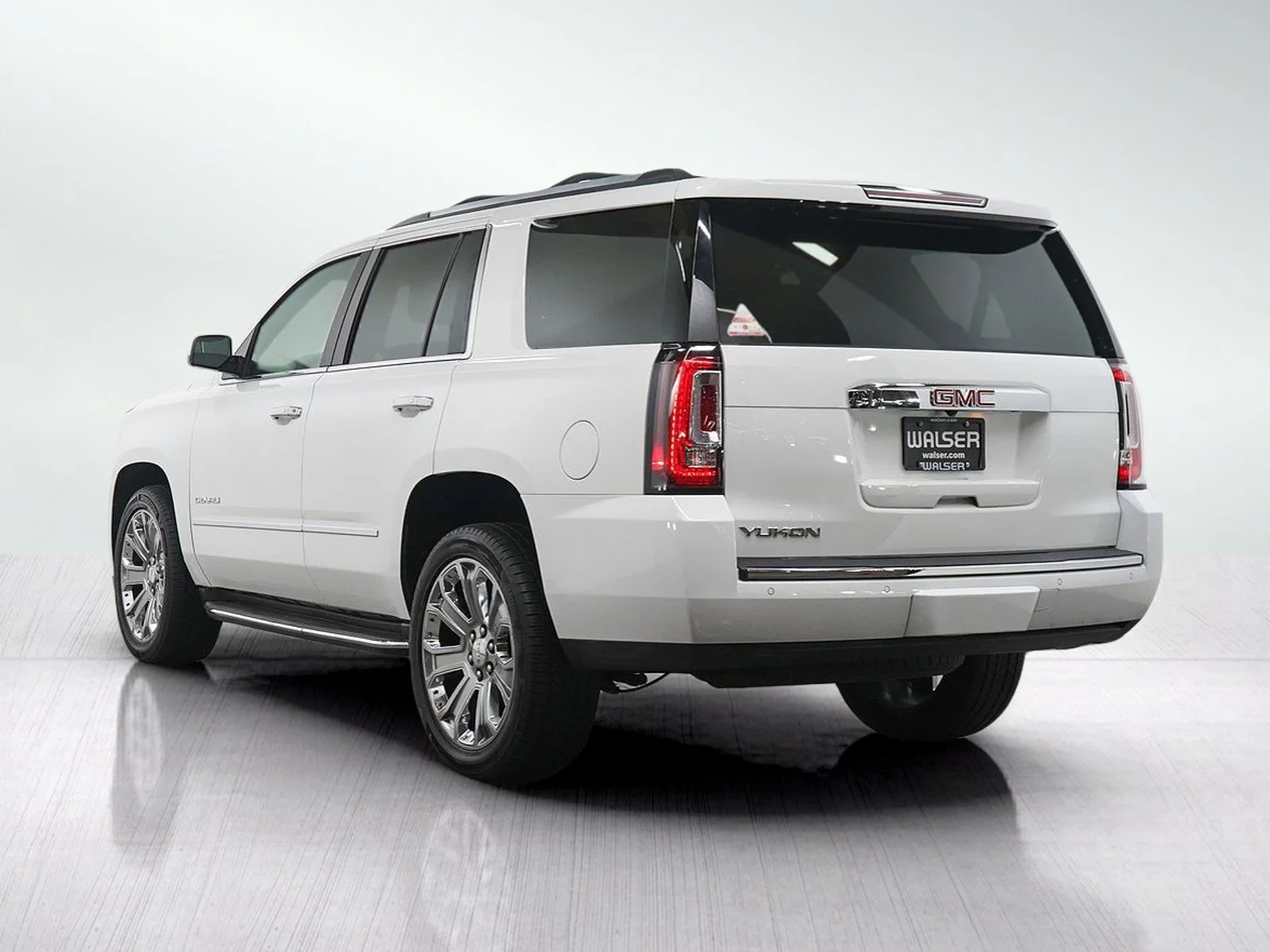 Used 2015 White GMC Denali image 3