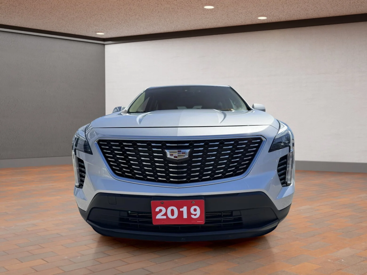 Used 2019 Silver Cadillac Luxury Fwd image 8