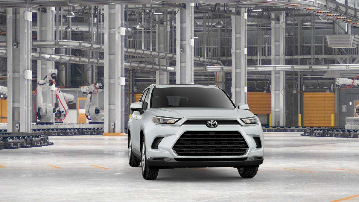 New 2026 Wind Chill Pearl Toyota XLE image 16