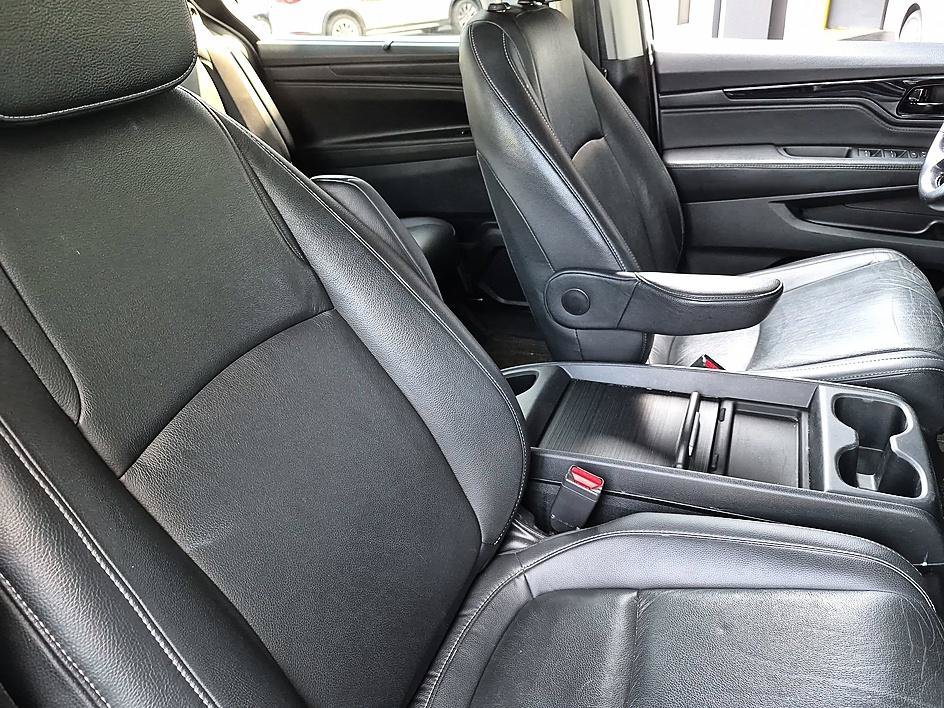 Used 2022 White Honda Touring image 37