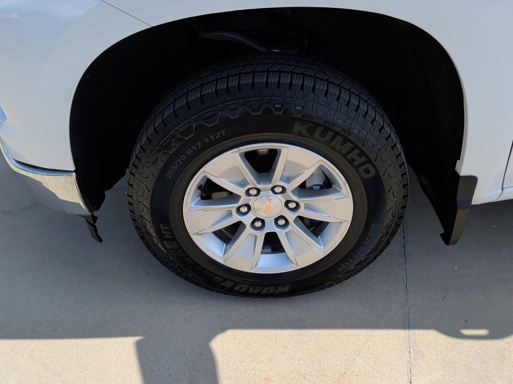 Used 2025 White Chevrolet LT image 43
