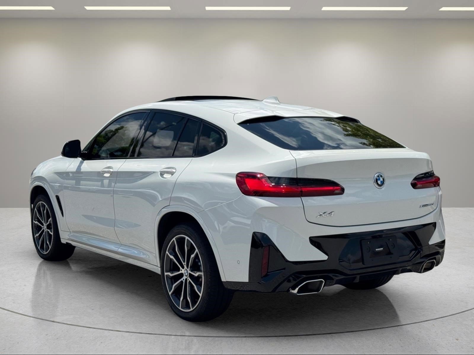 Used 2022 Alpine White BMW xDrive30i image 3