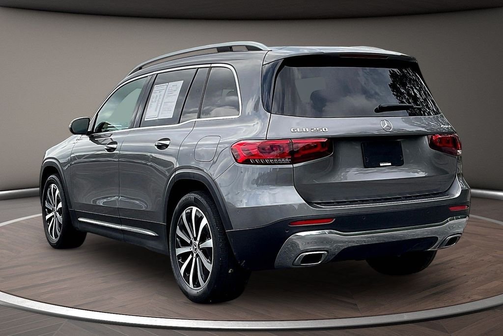 Used 2022 Gray Mercedes-Benz GLB 250 image 4