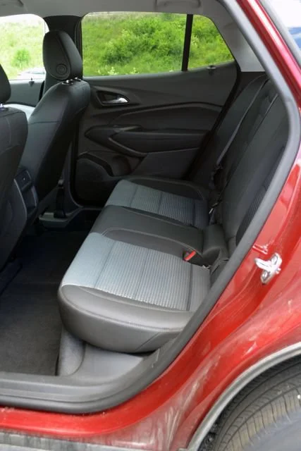 2025 Chevrolet Trax LT - Photo 8