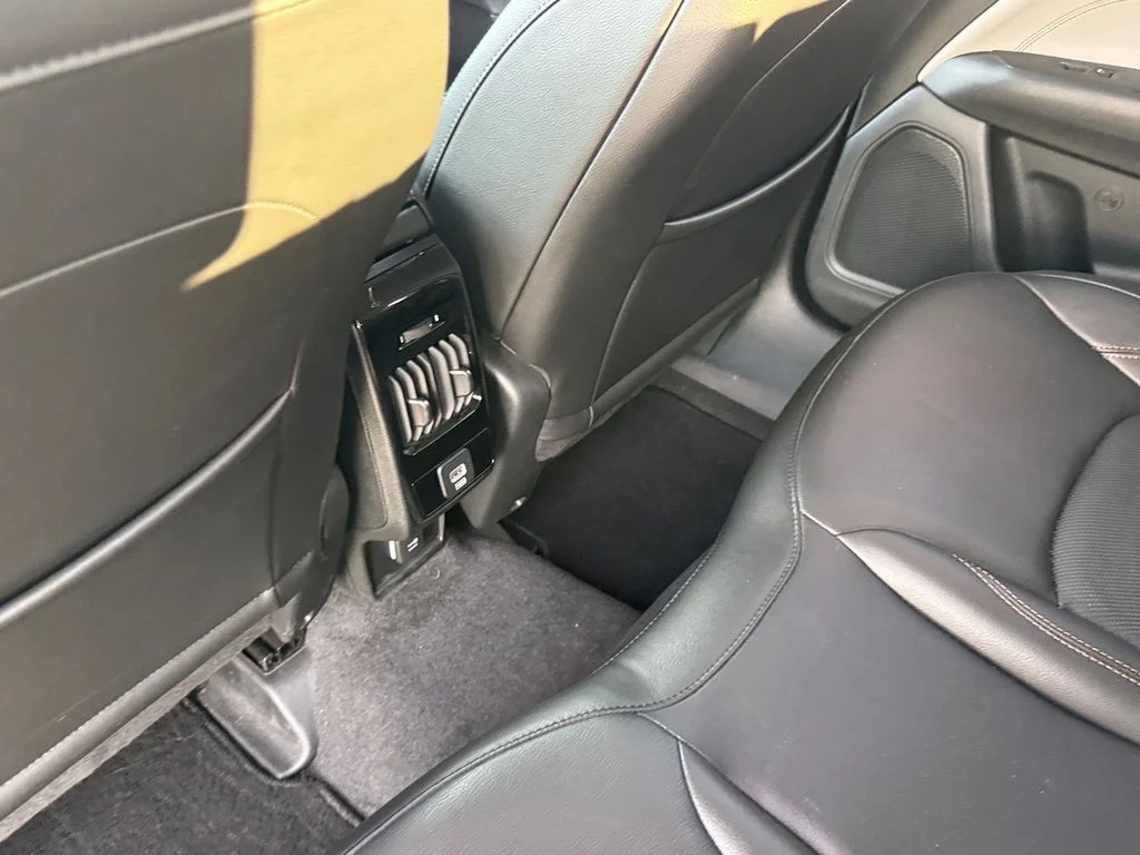 Used 2022 Gray Jeep Limited image 12