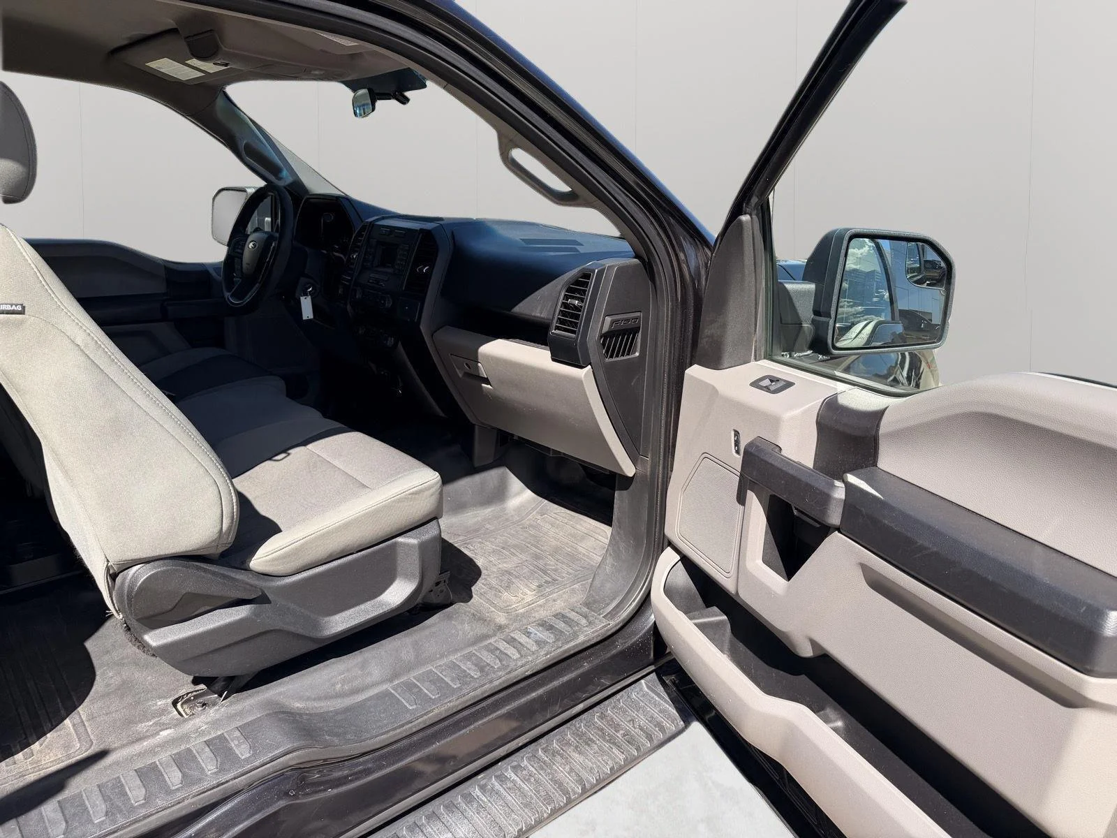 Used 2015 Tuxedo Black Metallic Ford XL image 14