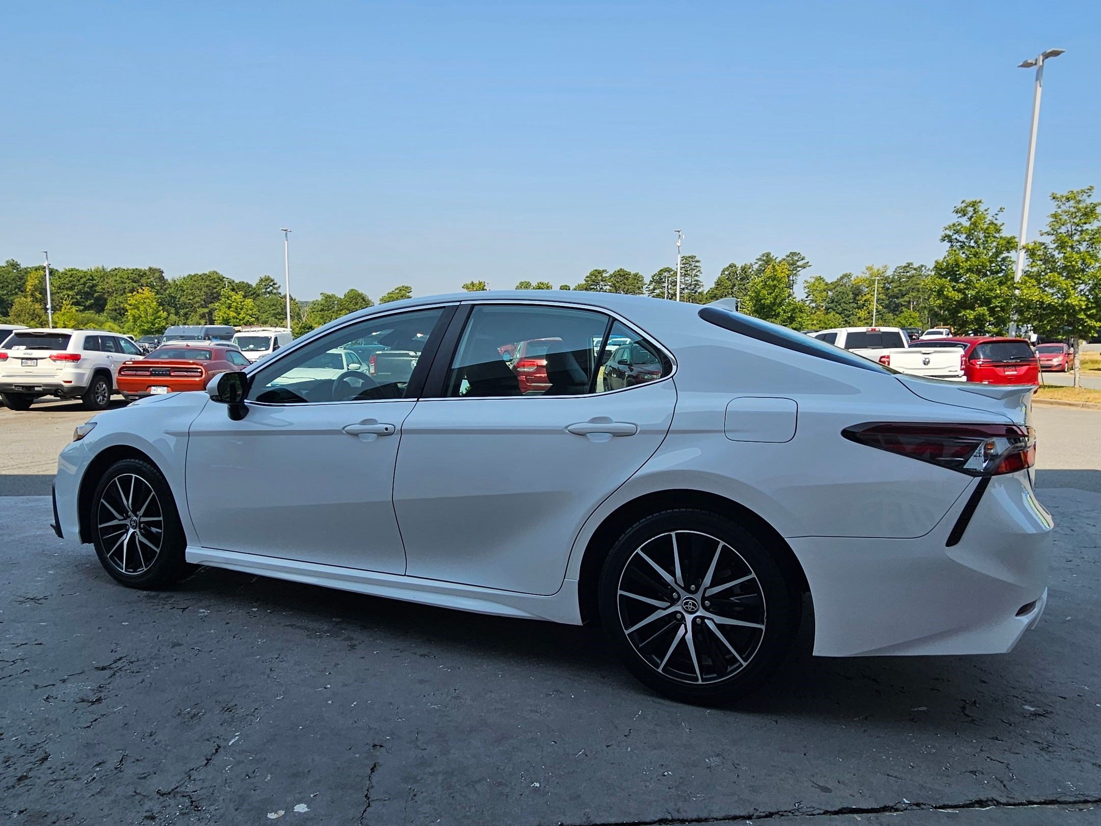 Used 2024 Ice Cap Toyota SE image 5