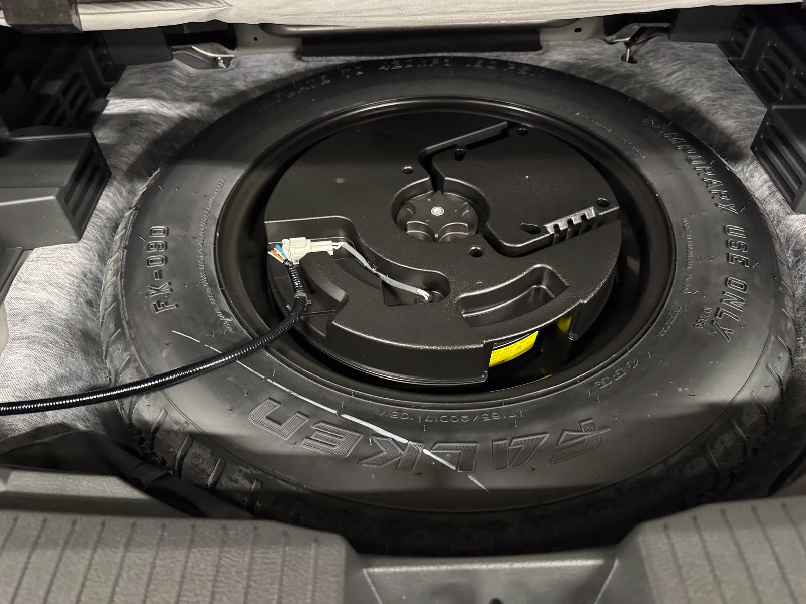 Used 2025 Gray Nissan SL image 11