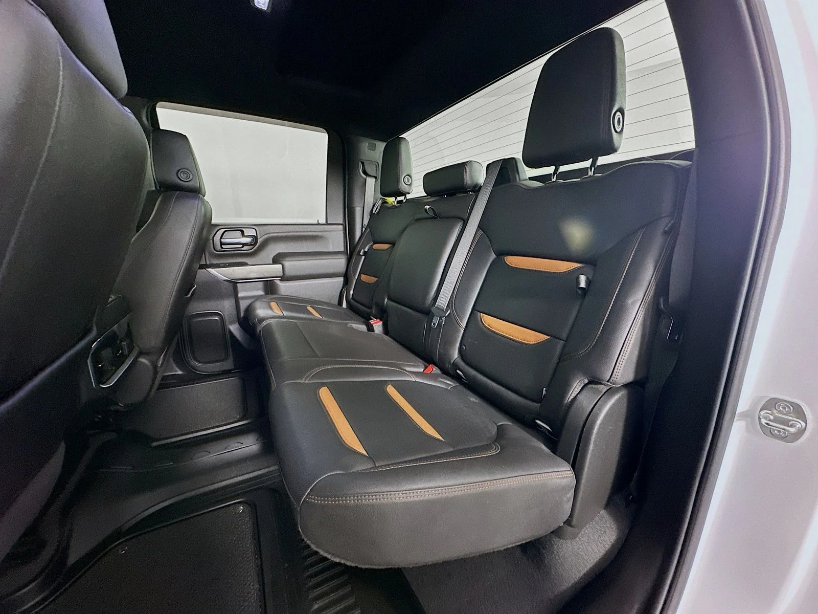 Used 2022 Summit White GMC AT4 image 25