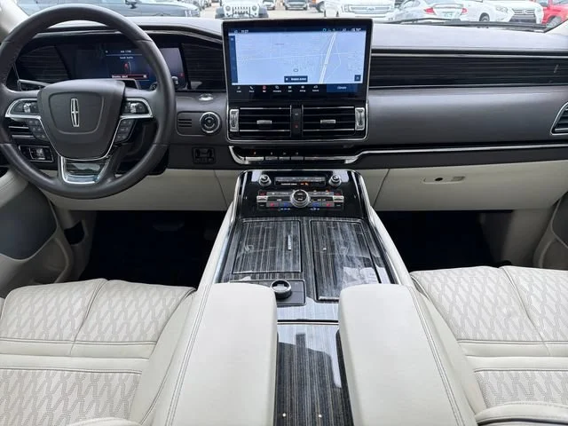 Used 2024  Lincoln Black Label image 9