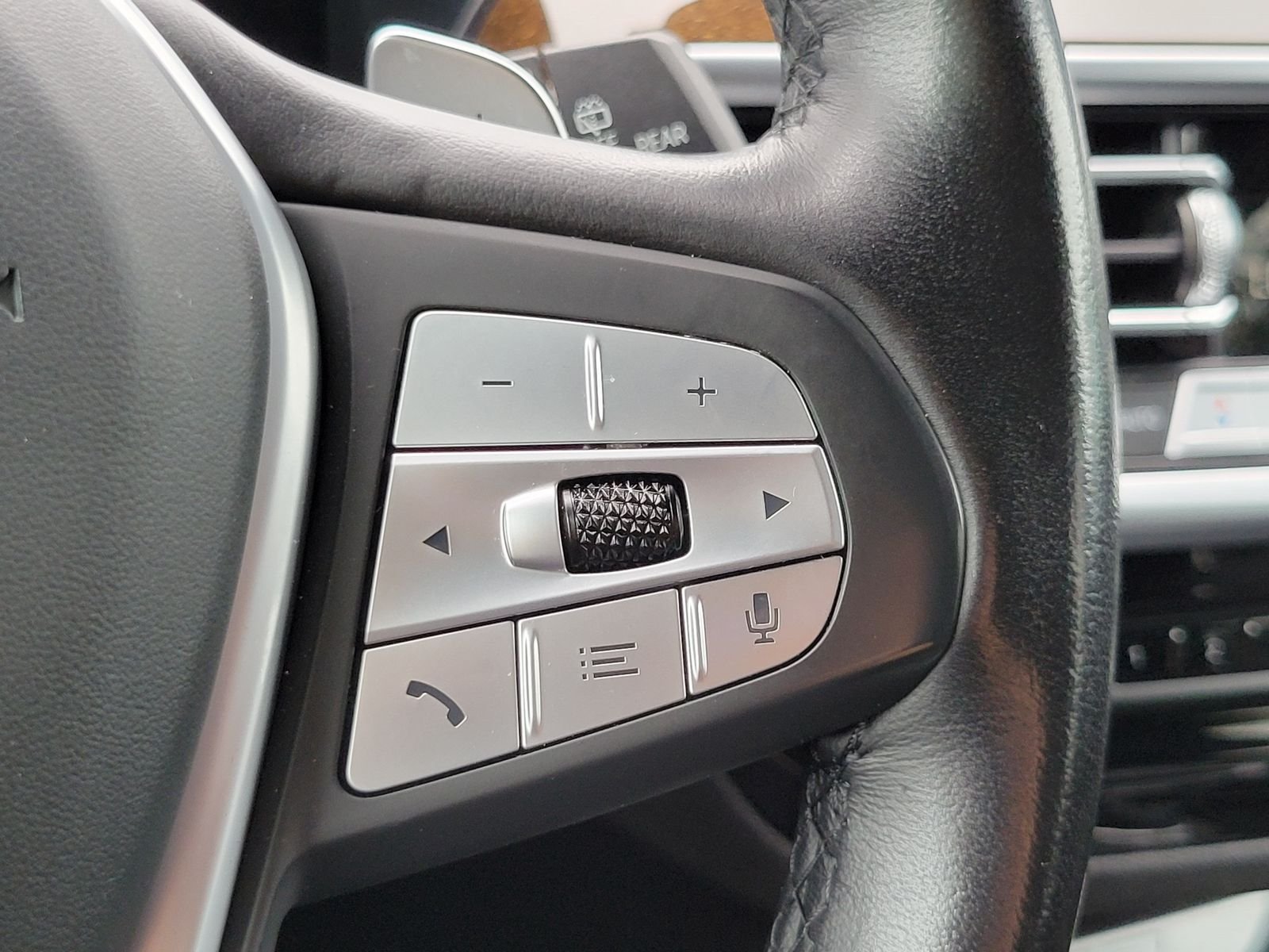 Used 2023 White BMW xDrive30i image 19