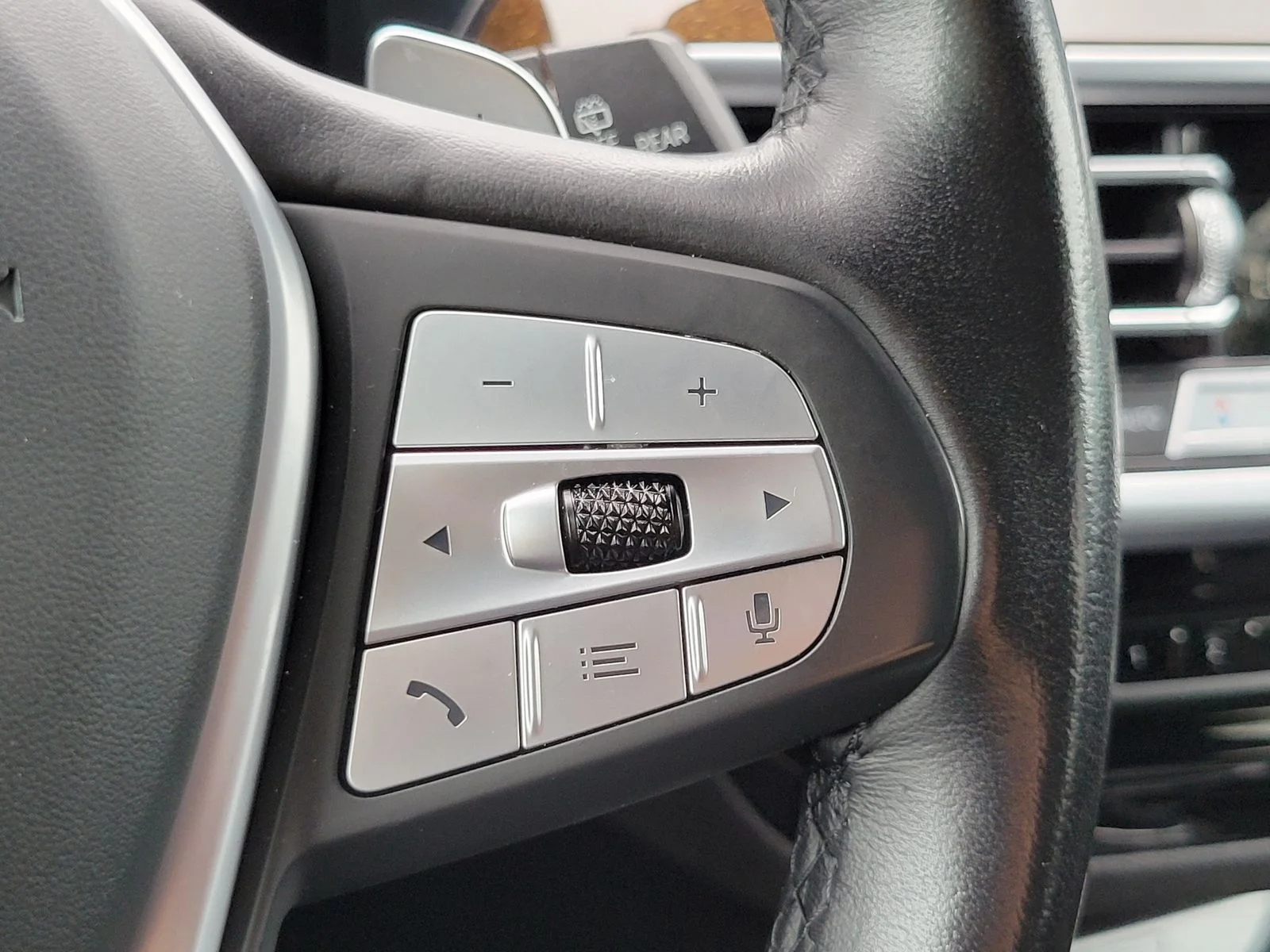 Used 2023 Alpine White BMW xDrive30i image 19