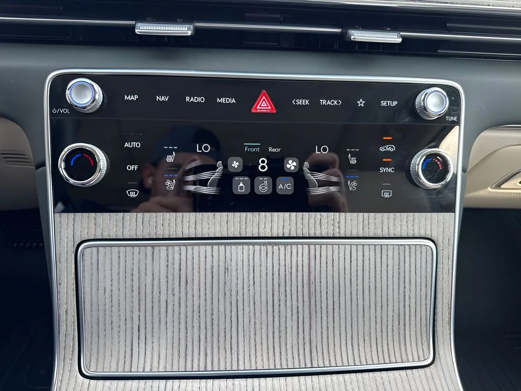 Used 2025 Green Genesis 3.5T Prestige image 18