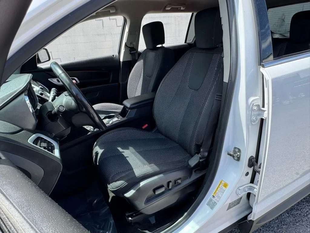 Used 2017 White GMC SLE-2 image 16