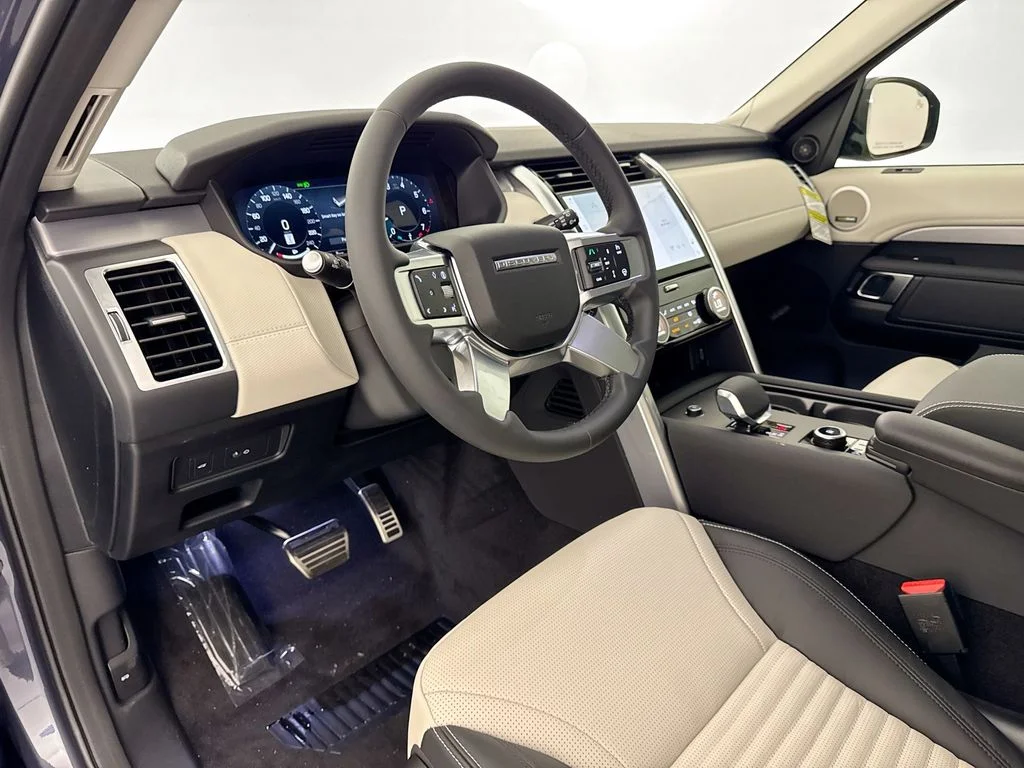 New 2026 Varesine Blue Land Rover Dynamic SE image 9