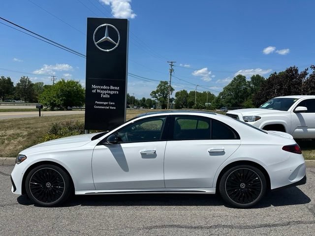 New 2026 MANUFAKTUR Moonlight White Metallic Mercedes-Benz E 450 image 39