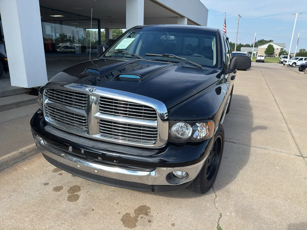 Used 2004 Black Clearcoat Dodge SLT image 7