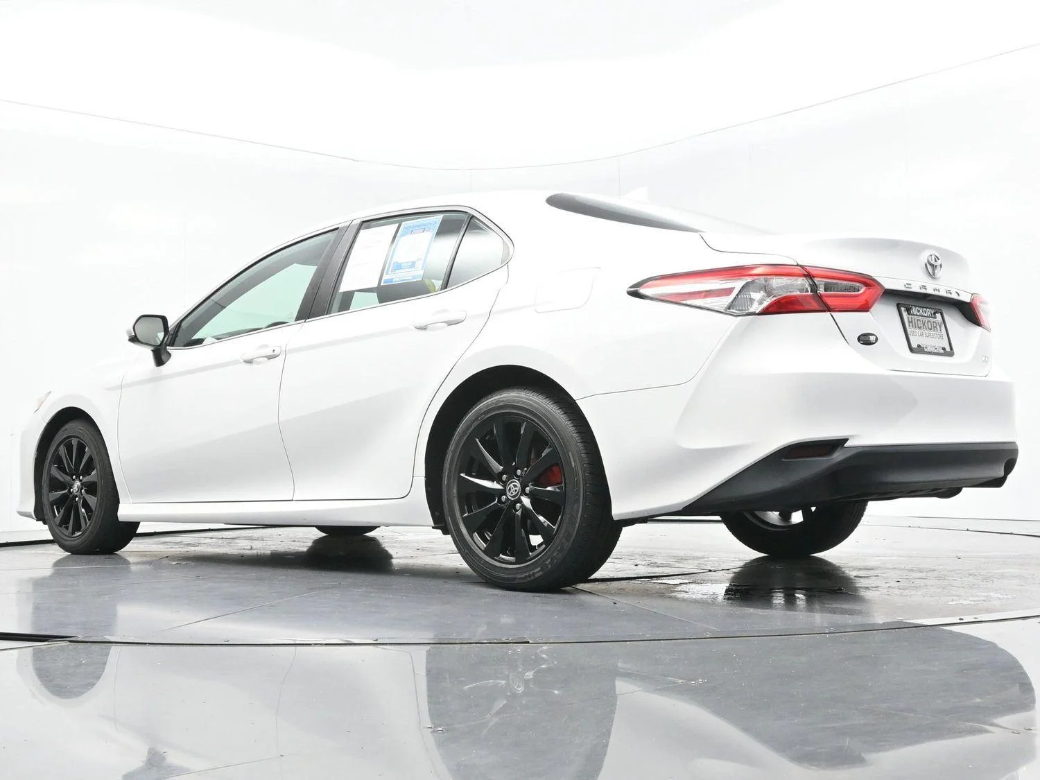 Used 2020 Super White Toyota LE image 39