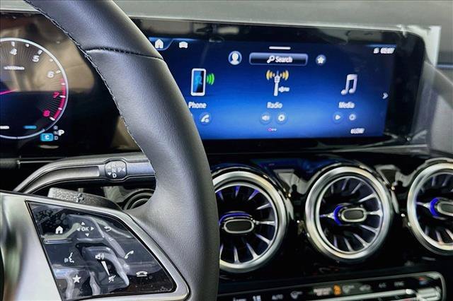New 2026 Polar White Mercedes-Benz GLA 250 image 45