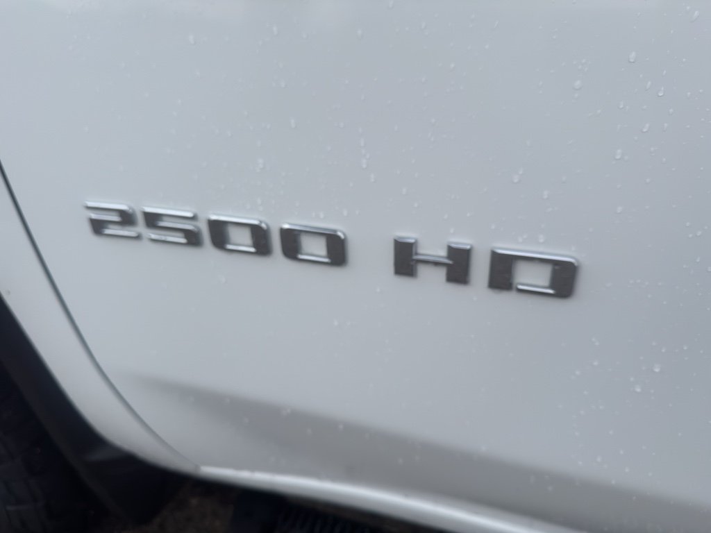 Used 2020 Summit White Chevrolet LT image 10