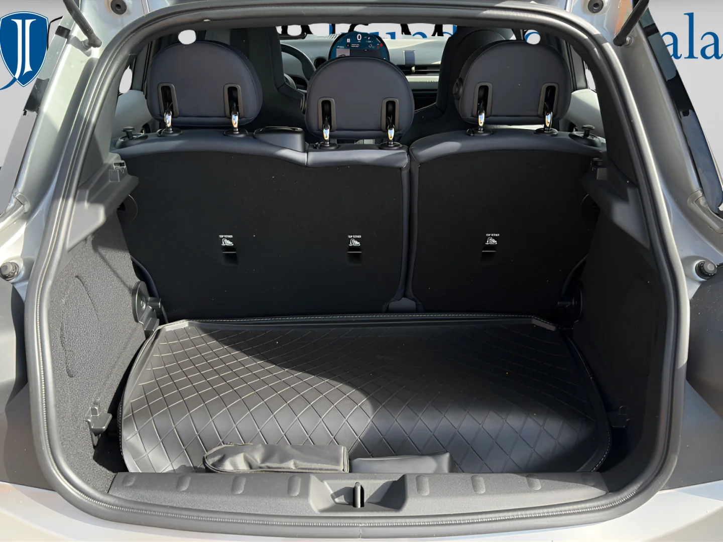 Used 2025 Silver MINI Cooper image 9