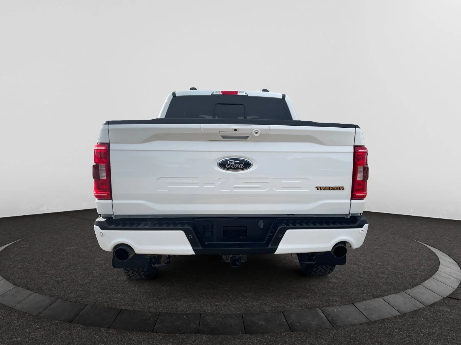 Used 2023 White Ford TREMOR SuperCrew image 4