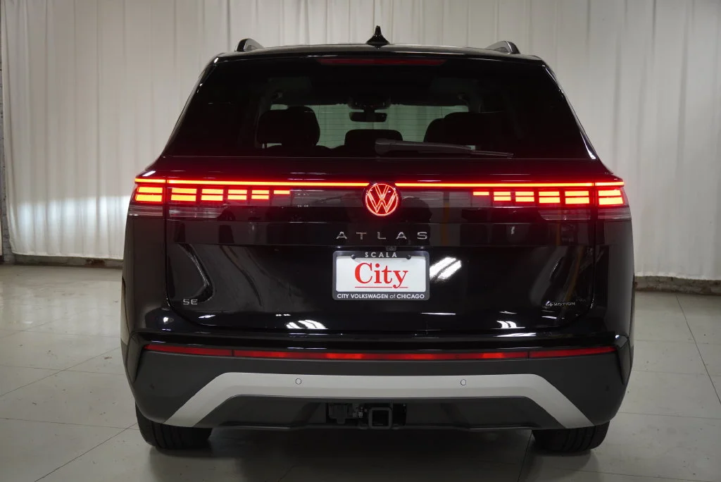 New 2027 Deep Black Volkswagen SE w/Technology image 6