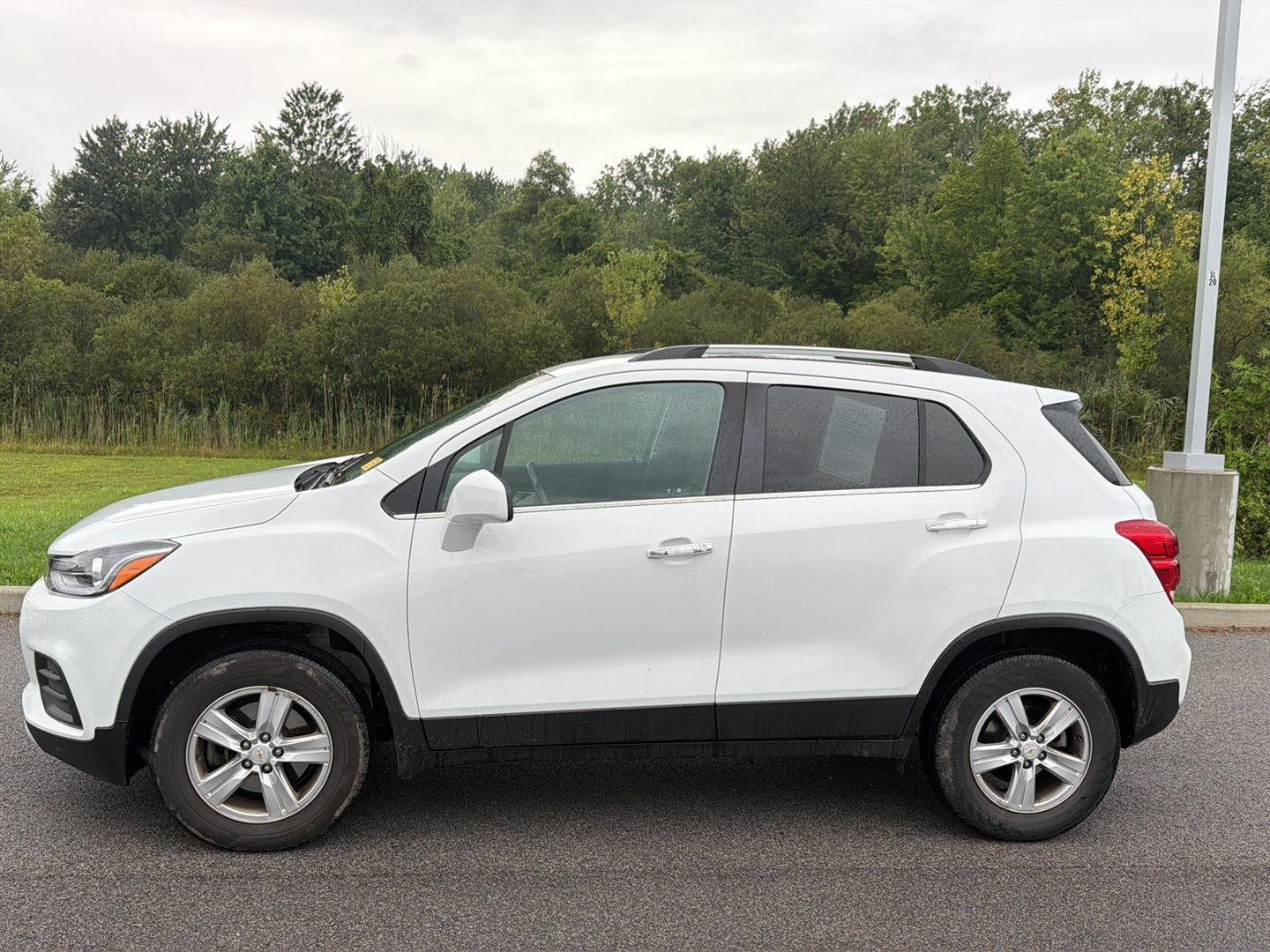 Used 2019 Summit White Chevrolet LT image 7