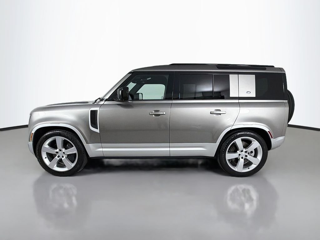 Used 2023 Silver Land Rover S image 8