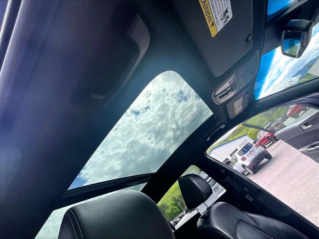 Used 2020 Pacific Blue Kia SX image 22
