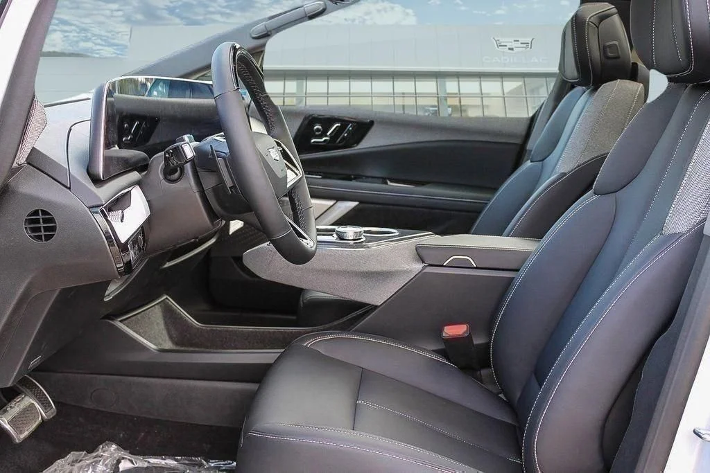 2025 Cadillac OPTIQ Sport 1 - Photo 12