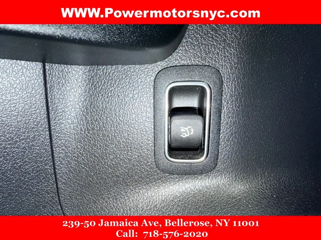 Used 2021 Black Mercedes-Benz GLA 250 image 37