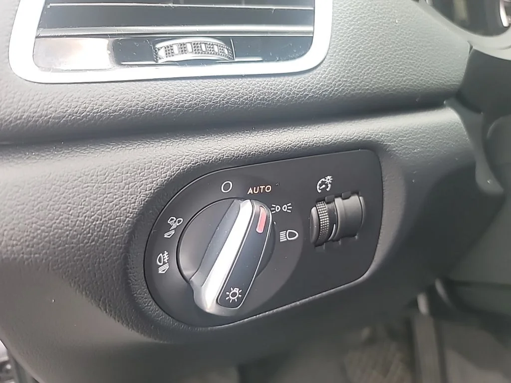 Used 2016 Silver Audi 2.0T Prestige image 19