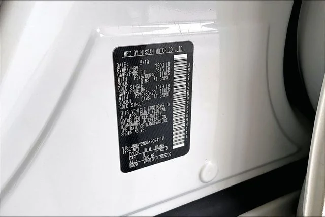 Used 2019 White Nissan SL image 16
