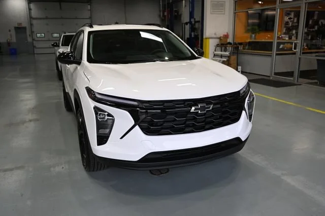 New 2026 Summit White Chevrolet LT image 3