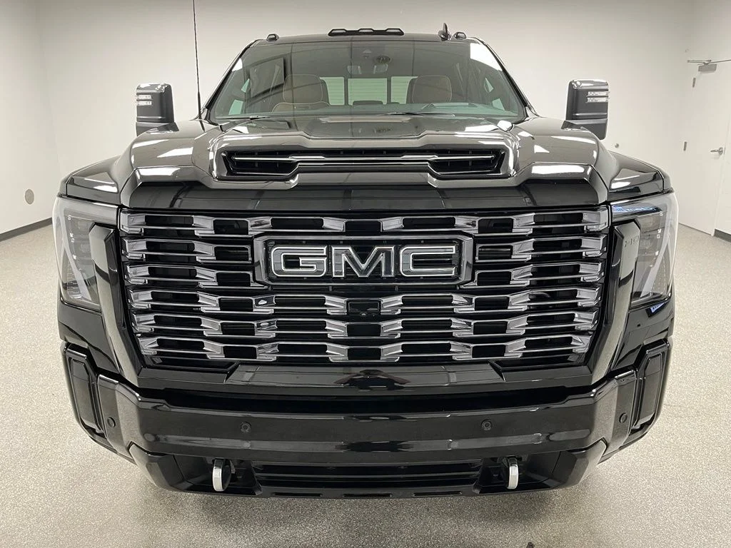 Used 2025 Black GMC Denali Ultimate image 3