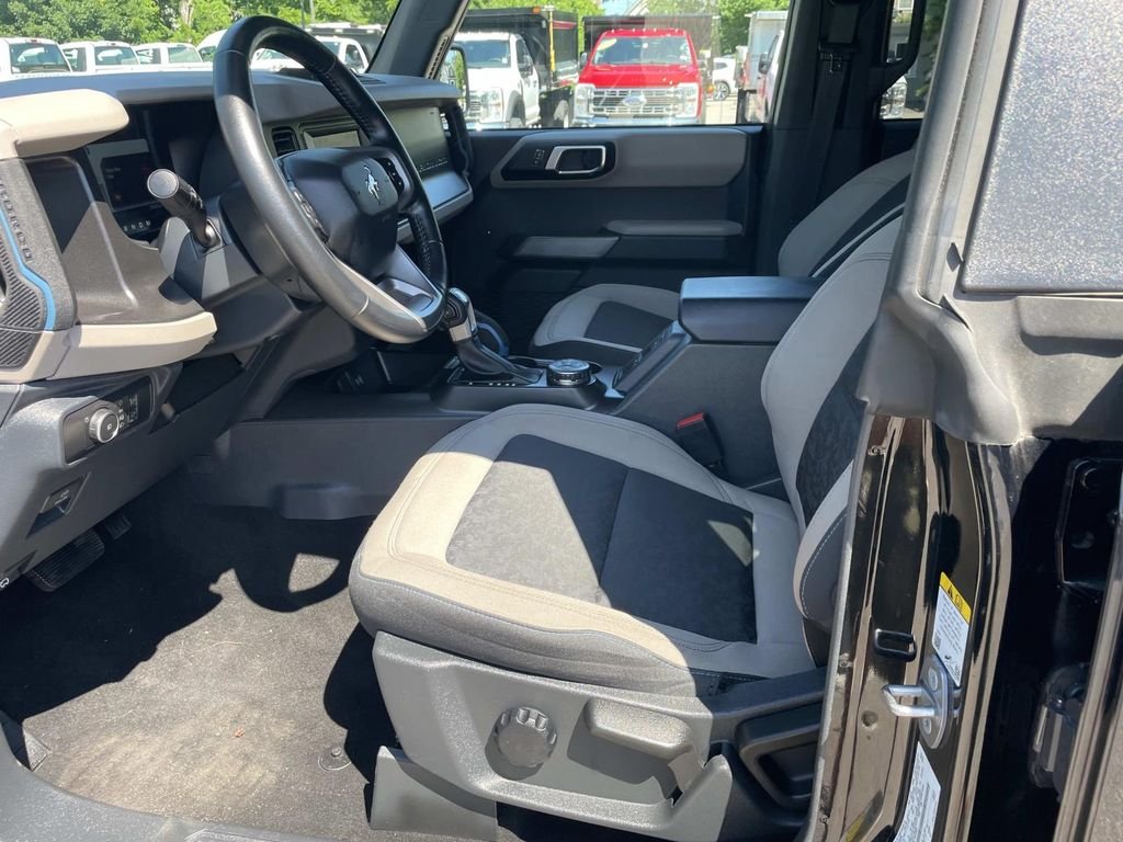 Used 2022 Black Ford Wildtrak image 17