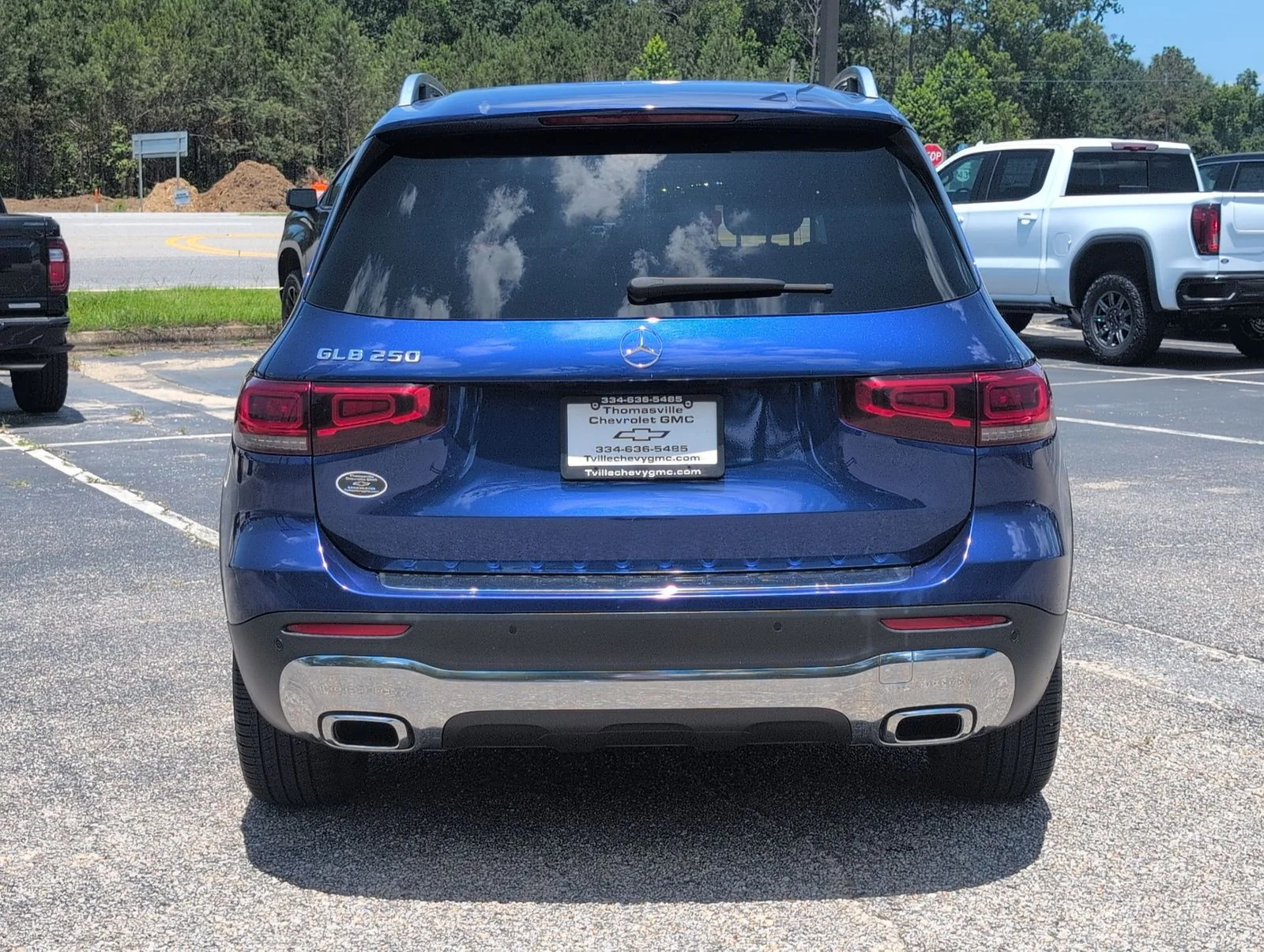Used 2021 Blue Mercedes-Benz GLB 250 image 4