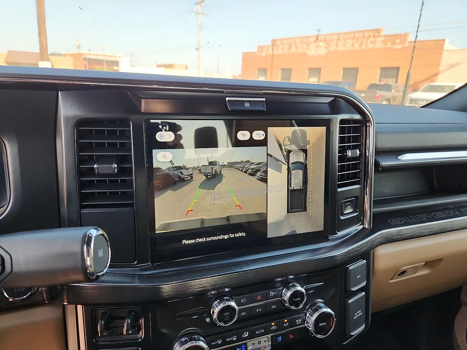 New 2026 Oxford White Ford Lariat image 23