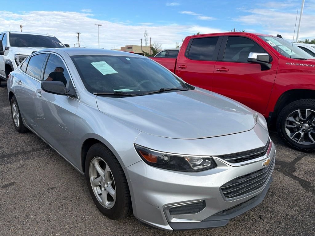 Used 2016 Silver Chevrolet LS image 3