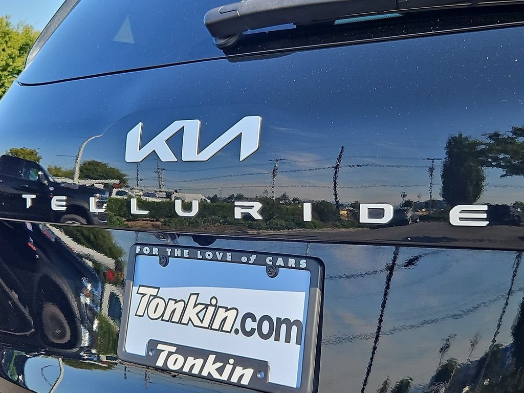Used 2024 Black Kia S image 26