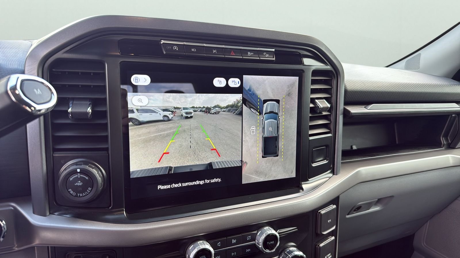 Used 2024 Blue Ford XLT image 18