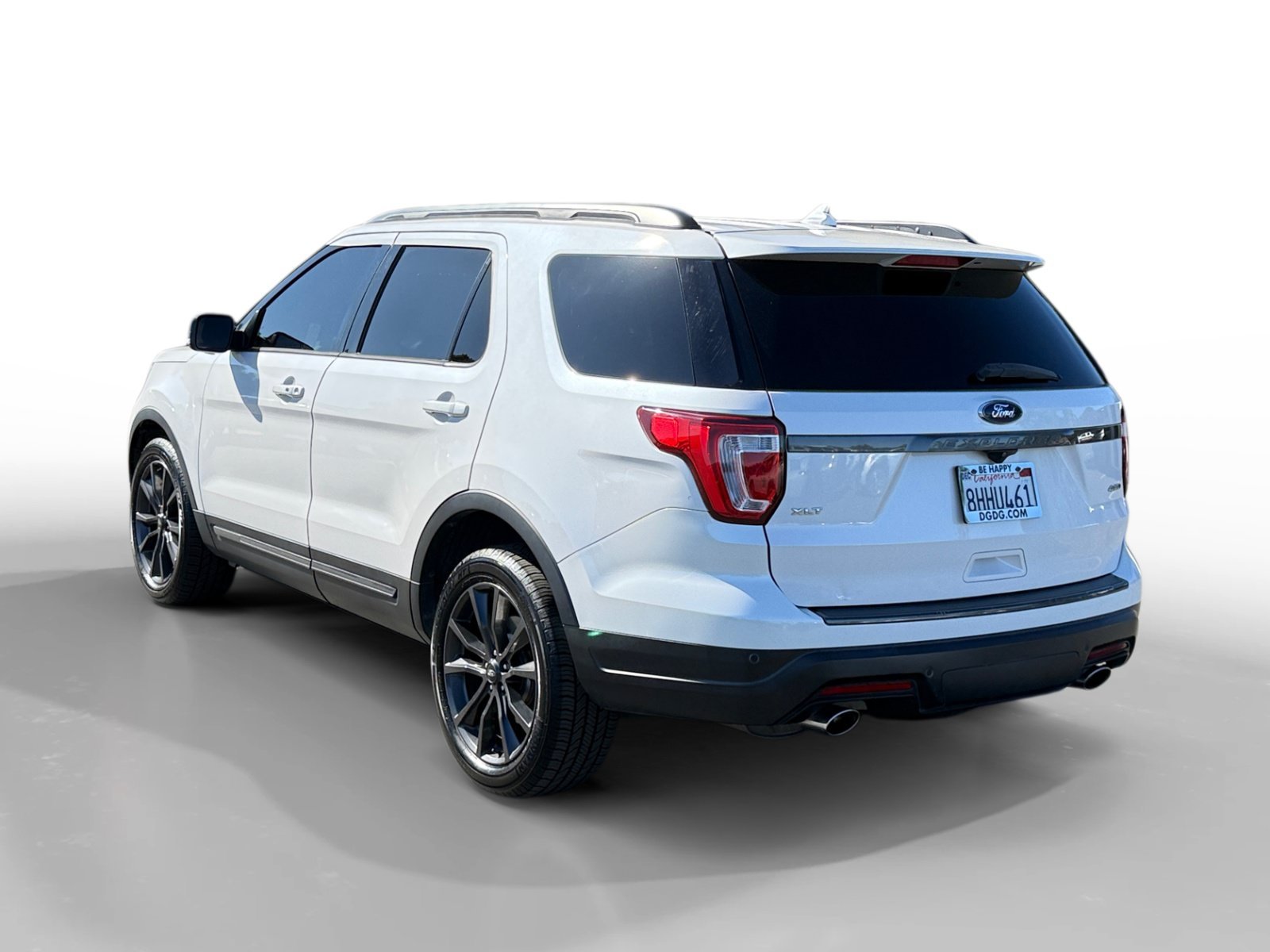 Used 2019 White Platinum Clearcoat Metallic Ford XLT image 3