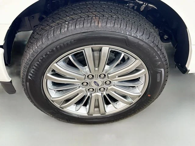 New 2026 Star White Metallic Tri-Coat Ford Platinum® image 33