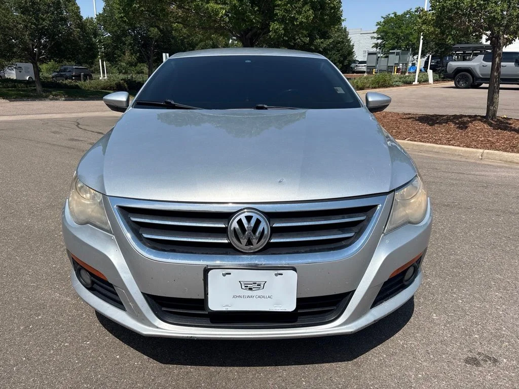 Used 2010 White Volkswagen Sport image 8