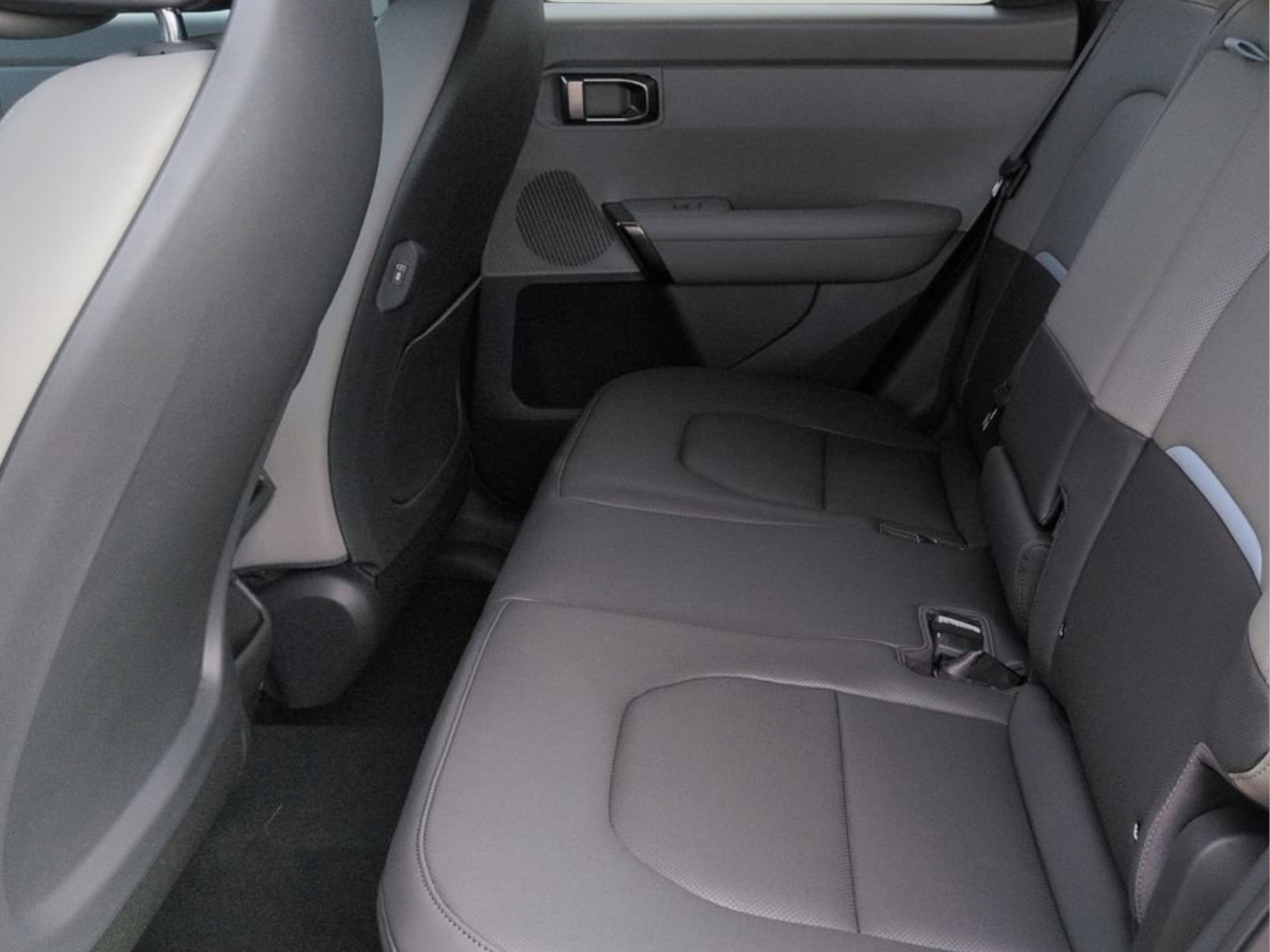 New 2027 Snow White Pearl Kia EX image 21