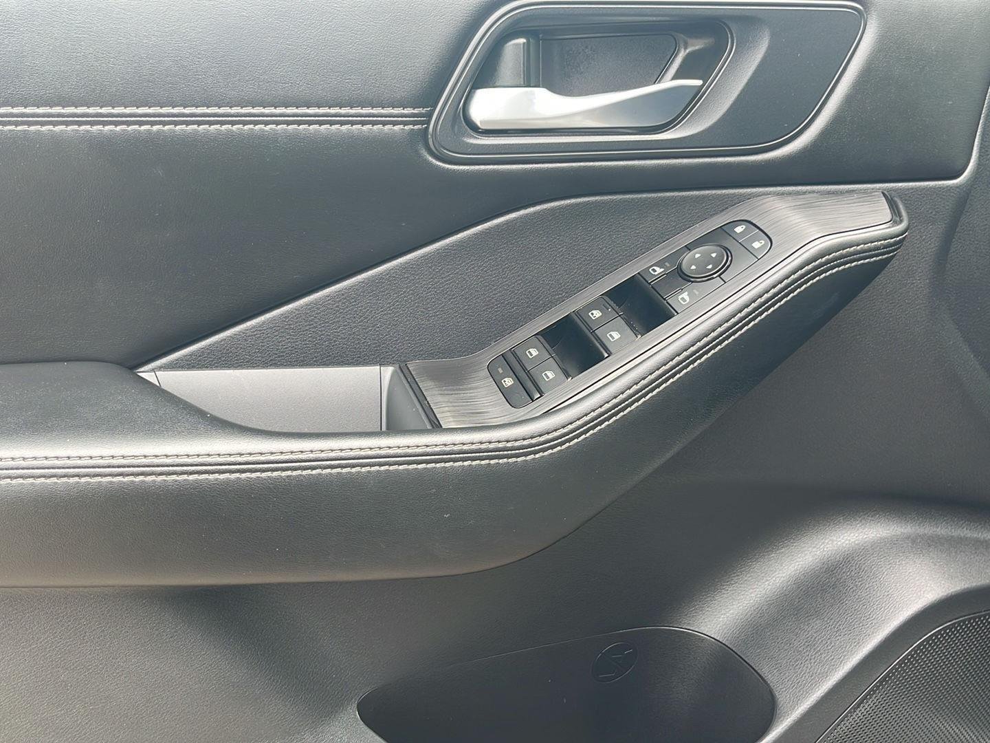 Used 2023 Brilliant Silver Metallic Nissan SV image 19