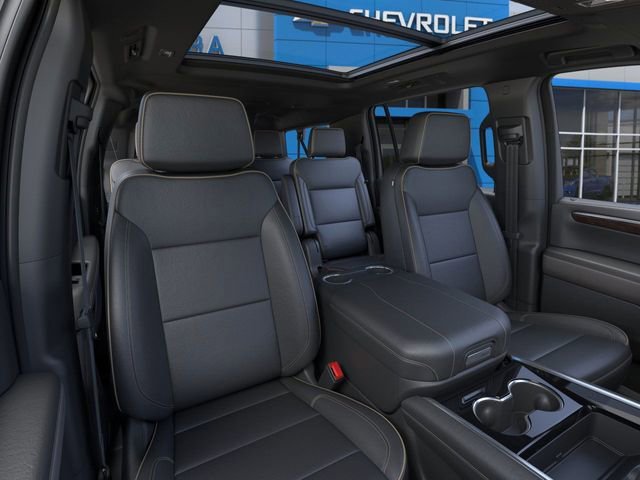 2025 Chevrolet Suburban Premier - Photo 16