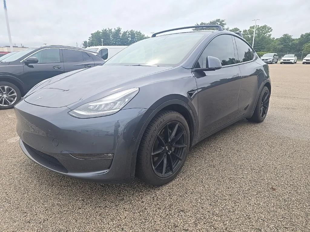 Used 2021  Tesla Long Range image 1