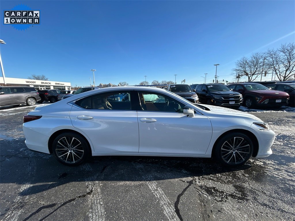 2025 LEXUS ES - Image 8